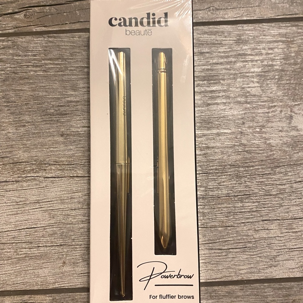 Candid eyebrow wax